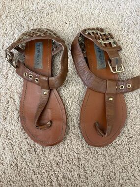 Steve Madden Brown Leather Woven Toe-Loop Sandals with Gold Hardware